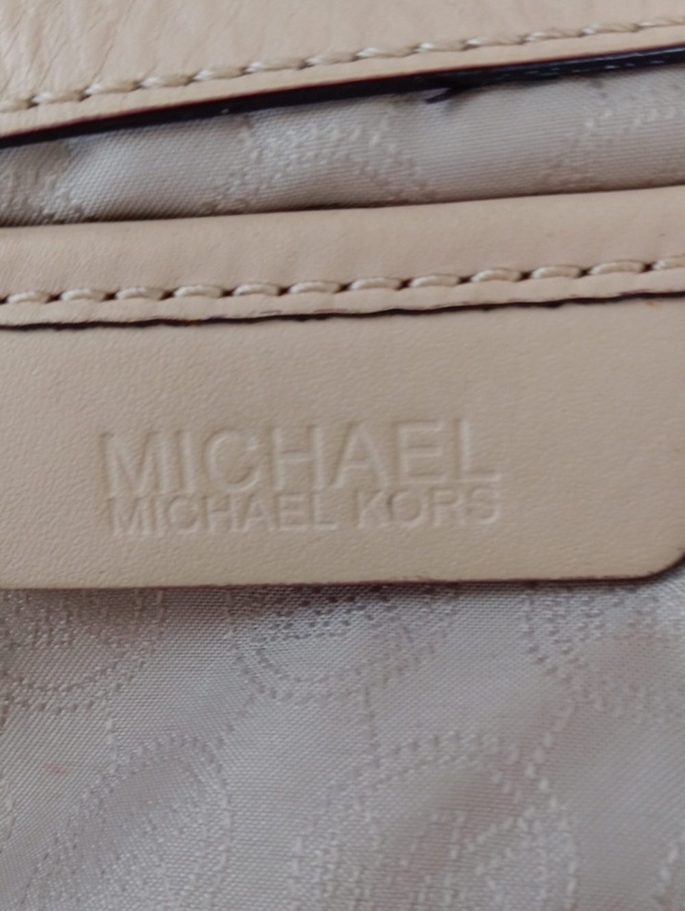 Michael Kors Cream Logo Tote with Tan Trim and Wallet Size 12×11×6 - Picture 8 of 9